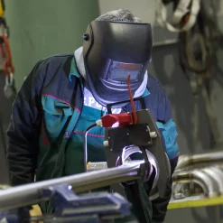 ECD Germany Automatik SchWeißhelm Mit 2 Sensoren - Größes Sichtfeld - UV/IR-Schutz - Variable Abdunklung: DIN 9-13 - Für Alle Gängigen SchWeißtechniken - Solar SchWeißmaske SchWeißschild SchWeißschirm -Garten- & Gewächshäuser Geschäft 1312ea74c4881c360cc691346905a17b