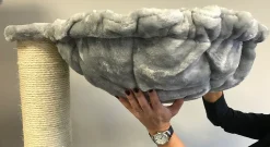 RHRQuality Liegemulde De Luxe Hell Grau Für Kratzbaum 45 CmØ Ist Getested Auf Tragkraft Bis 20KG. Neu 2020 Model. Kombination Zwischen Kissen Und Hängematte. Sehr Kuscheliger Liegeplatz. Ersatzteil -Garten- & Gewächshäuser Geschäft 164c66d7c9555ae6cd574b6b56f1edb4