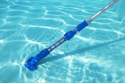 Bestway® Flowclear™ Akkubetriebener Poolsauger AquaSurge™ -Garten- & Gewächshäuser Geschäft 1c9b0f49583288c6fecacb3b213dc4c6