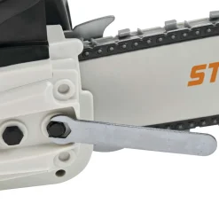 STIHL Spielzeug-Motorkettensäge Orange & Weiß Inklusive Batterien -Garten- & Gewächshäuser Geschäft 1eaa68869d10bbf0969a5106bbdc25a6