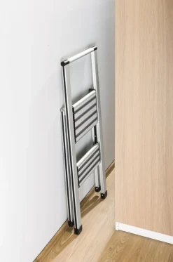 Wenko Alu-Design Klapptrittleiter 2-stufig Silber -Garten- & Gewächshäuser Geschäft 53c990d48ea122c12c1357f651f60873 1