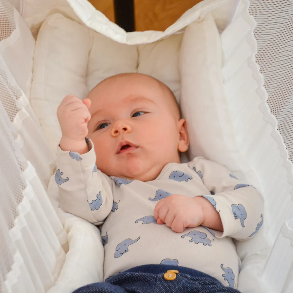 DuneDesign Babyhängematte Baby-Feder-Wiege Mit Spreizstab Befestigungsset | 100% Baumwolle Naturstoff | Kinderhängematte Hängewiege | Babyschaukel In Weiß | Balstbarkeit Max. 15KG 9 DuneDesign Babyhängematte Baby-Feder-Wiege Mit Spreizstab Befestigungsset | 100% Baumwolle Naturstoff | Kinderhängematte Hängewiege | Babyschaukel In Weiß | Balstbarkeit Max. 15KG – Bild 9