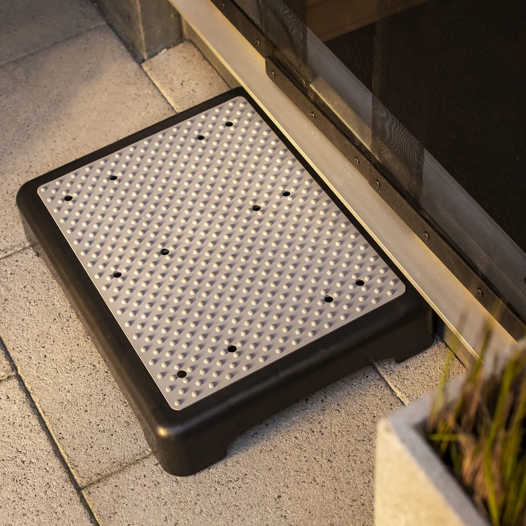 UPP Trittstufe Tritt Hocker Einstiegshilfe Indoor & Outdoor 200 Kg Belastbarkeit 9 UPP Trittstufe Tritt Hocker Einstiegshilfe Indoor & Outdoor 200 Kg Belastbarkeit – Bild 9