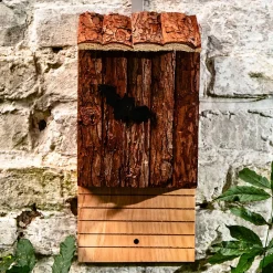Blumfeldt Fledermaushotel Nisthöhle Fledermauskasten , 18 X 37 X 15 Cm (BxHxT) , Aus Naturbelassenem Tannenholz , Rustikal , Vormontiert , Längliche, 2 Cm Breite Einflugöffnung , Raubtiersicher , Ganzjährig Bewohnbar -Garten- & Gewächshäuser Geschäft 613c3393c3163018cf997026e8a1a2a7