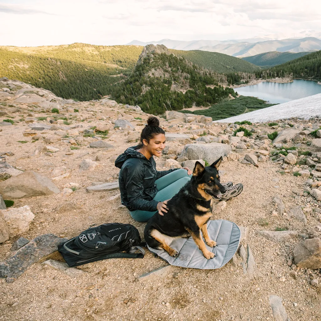 Ruffwear Highlands Pad Bett Cloudbust Gray, Größe:M 14 Ruffwear Highlands Pad Bett Cloudbust Gray, Größe:M – Bild 14