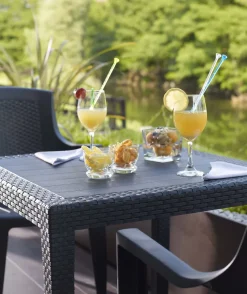 Dmora Quadratischer Outdoor-Tisch, Struktur Aus Hartharz Mit Rattan-Effekt, Italy, 80 X 80 X 72 Cm, Farbe Anthrazit -Garten- & Gewächshäuser Geschäft 6c59c6d4a80ddabe835eb980d34016f8