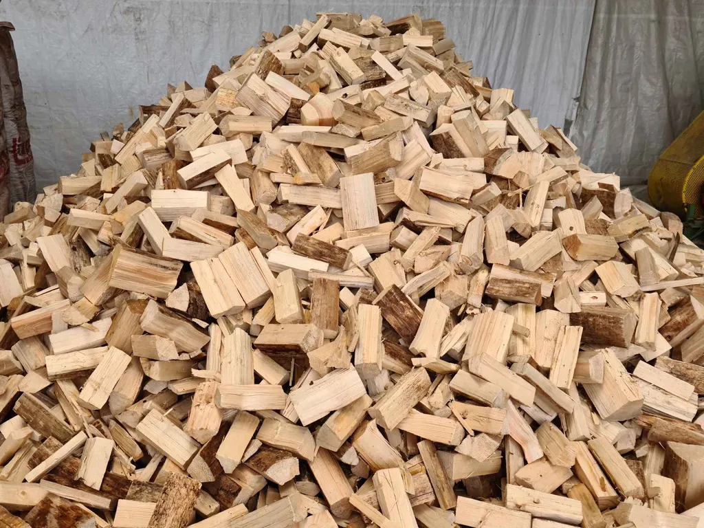 Rohstoffpost Brennholz Fichte 25 Kg Ofenfertig In 25 Cm Geschnitten Und Gespalten 4 Rohstoffpost Brennholz Fichte 25 Kg Ofenfertig In 25 Cm Geschnitten Und Gespalten – Bild 4