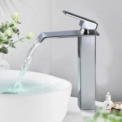 Aihom Wasserfall Wasserhahn Bad, Wasserhahn Waschbecken Für Badezimmer, Einhandmischer Waschtischarmaturen, Keramikventil, Kaltes Und Heißes Wasser Vorhanden, Verchromt, Moderner Stil (Silber)