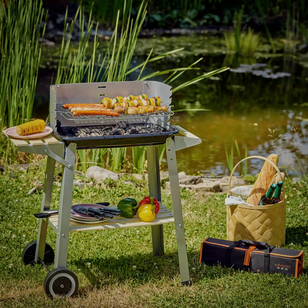 Deuba Grillwagen Holzkohlegrill BBQ Grill Inkl. Räder Ablagen Grillspieß Windschutz Garten Terrasse Campingrill Fahrbar 5 Deuba Grillwagen Holzkohlegrill BBQ Grill Inkl. Räder Ablagen Grillspieß Windschutz Garten Terrasse Campingrill Fahrbar – Bild 5