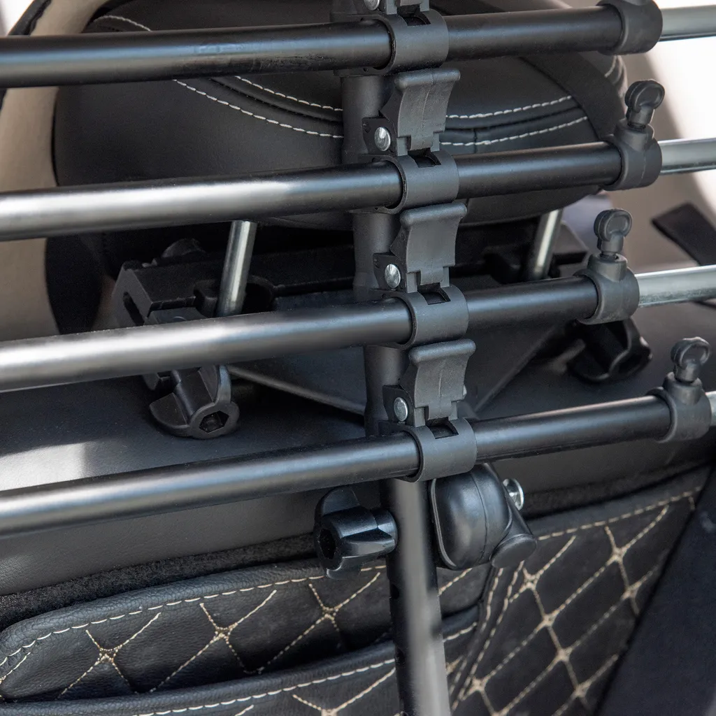 Pawhut Hundeschutzgitter Auto Hundegitter Trenngitter Für Hunde Autotrennwand Mit Rutschfesten PVC-Füße Auto Schutzgitter Kofferraumgitter Verstellbar Stahl ABS Schwarz 85-140 X 40-50 Cm 6 Pawhut Hundeschutzgitter Auto Hundegitter Trenngitter Für Hunde Autotrennwand Mit Rutschfesten PVC-Füße Auto Schutzgitter Kofferraumgitter Verstellbar Stahl ABS Schwarz 85-140 X 40-50 Cm – Bild 6