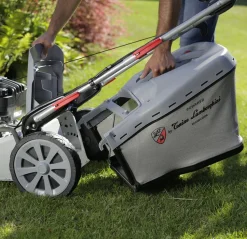 Ikra Benzinrasenmäher "Tonino-Lamborghini" PL 5316 TL (mit Radantrieb, Motorleistung 2,51 KW, Schnitthöhe: 25-90 Mm, Mähsystem: Fangen, Mulchen, Seitenauswurf Und Heckauswurf, Fangkorb: 70 L) 16 Ikra Benzinrasenmäher "Tonino-Lamborghini" PL 5316 TL (mit Radantrieb, Motorleistung 2,51 KW, Schnitthöhe: 25-90 Mm, Mähsystem: Fangen, Mulchen, Seitenauswurf Und Heckauswurf, Fangkorb: 70 L) -Garten- & Gewächshäuser Geschäft b5f1942601e215c805613ff3ab9d92c1