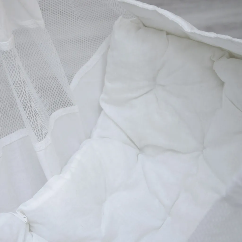 DuneDesign Babyhängematte Baby-Feder-Wiege Mit Spreizstab Befestigungsset | 100% Baumwolle Naturstoff | Kinderhängematte Hängewiege | Babyschaukel In Weiß | Balstbarkeit Max. 15KG 2 DuneDesign Babyhängematte Baby-Feder-Wiege Mit Spreizstab Befestigungsset | 100% Baumwolle Naturstoff | Kinderhängematte Hängewiege | Babyschaukel In Weiß | Balstbarkeit Max. 15KG – Bild 2