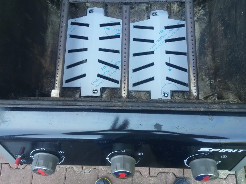 "Grillclub" Hitzereflektor Für Weber Spirit 300er Serie Ab 2013 Edelstahl Wärmeleitblech 3 "Grillclub" Hitzereflektor Für Weber Spirit 300er Serie Ab 2013 Edelstahl Wärmeleitblech – Bild 3