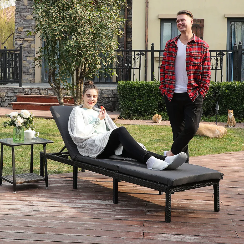 SONGMICS Sonnenliege, Liegestuhl, Gartenliege, Mit 5 Cm Dicker Auflage, Polyrattan, Rückenlehne Verstellbar, 59 X 198 X 28 Cm, Bis 150 Kg Belastbar Schwarz-beige GCB27GYV1 3 SONGMICS Sonnenliege, Liegestuhl, Gartenliege, Mit 5 Cm Dicker Auflage, Polyrattan, Rückenlehne Verstellbar, 59 X 198 X 28 Cm, Bis 150 Kg Belastbar Schwarz-beige GCB27GYV1 – Bild 3