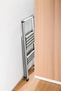 Wenko Alu-Design Klapptrittleiter 2-stufig Silber -Garten- & Gewächshäuser Geschäft f249f3b2e8c5764ad1083ae421d703f2 1