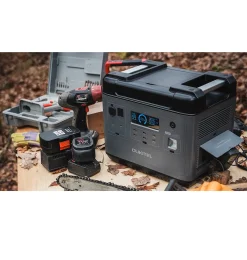 OUKITEL P2001E 2000W (4000W Peak) Stromerzeuger Power Station Mit 2pcs 200W Solarpanel PV200, 2000Wh Solargenerator 625000mAh Mobiler Stromspeicher Power Station, Sicheres LiFePO4-Batterie PD100W QC3.0 Solar Generator Für Notstrom Camping Wohnmobile Zu Hause -Garten- & Gewächshäuser Geschäft f51fde0d80884959d7853f058e86ca4a 1